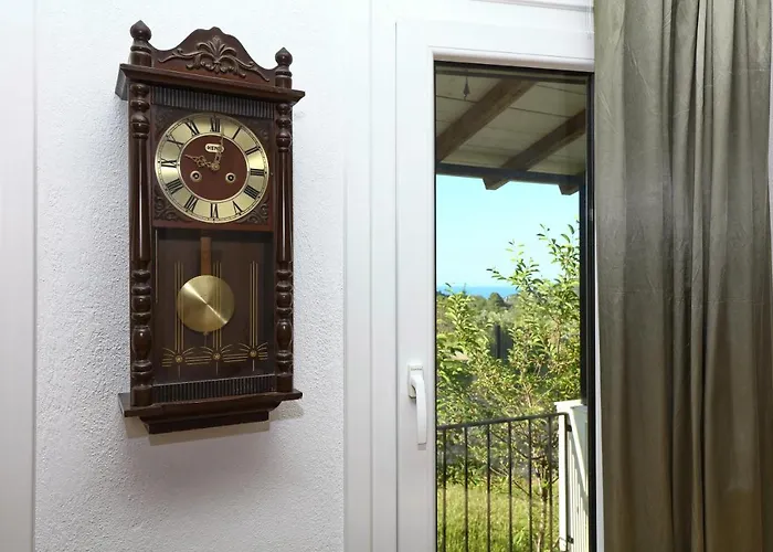 Aloni * Skopelos Town