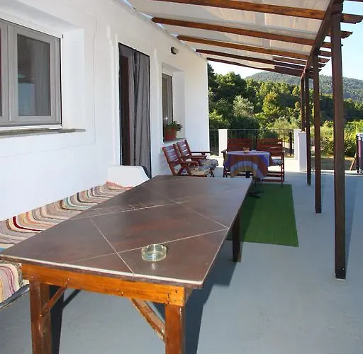 Aloni * Skopelos Town